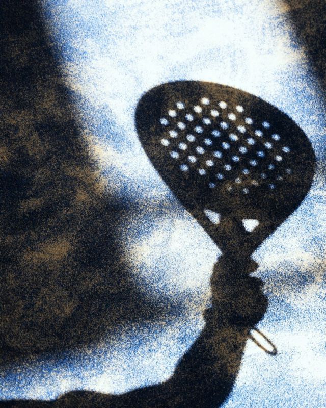 Hoge hoek speler met palet